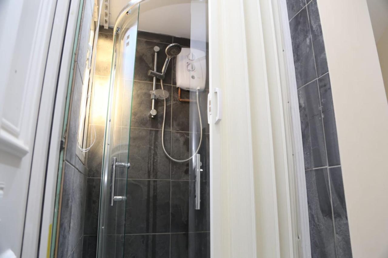 A A Guest Rooms Thamesmead Erith Экстерьер фото