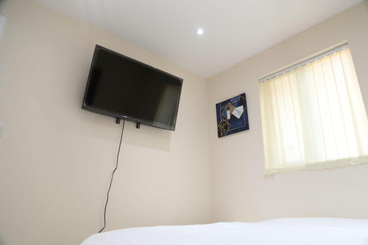 A A Guest Rooms Thamesmead Erith Экстерьер фото